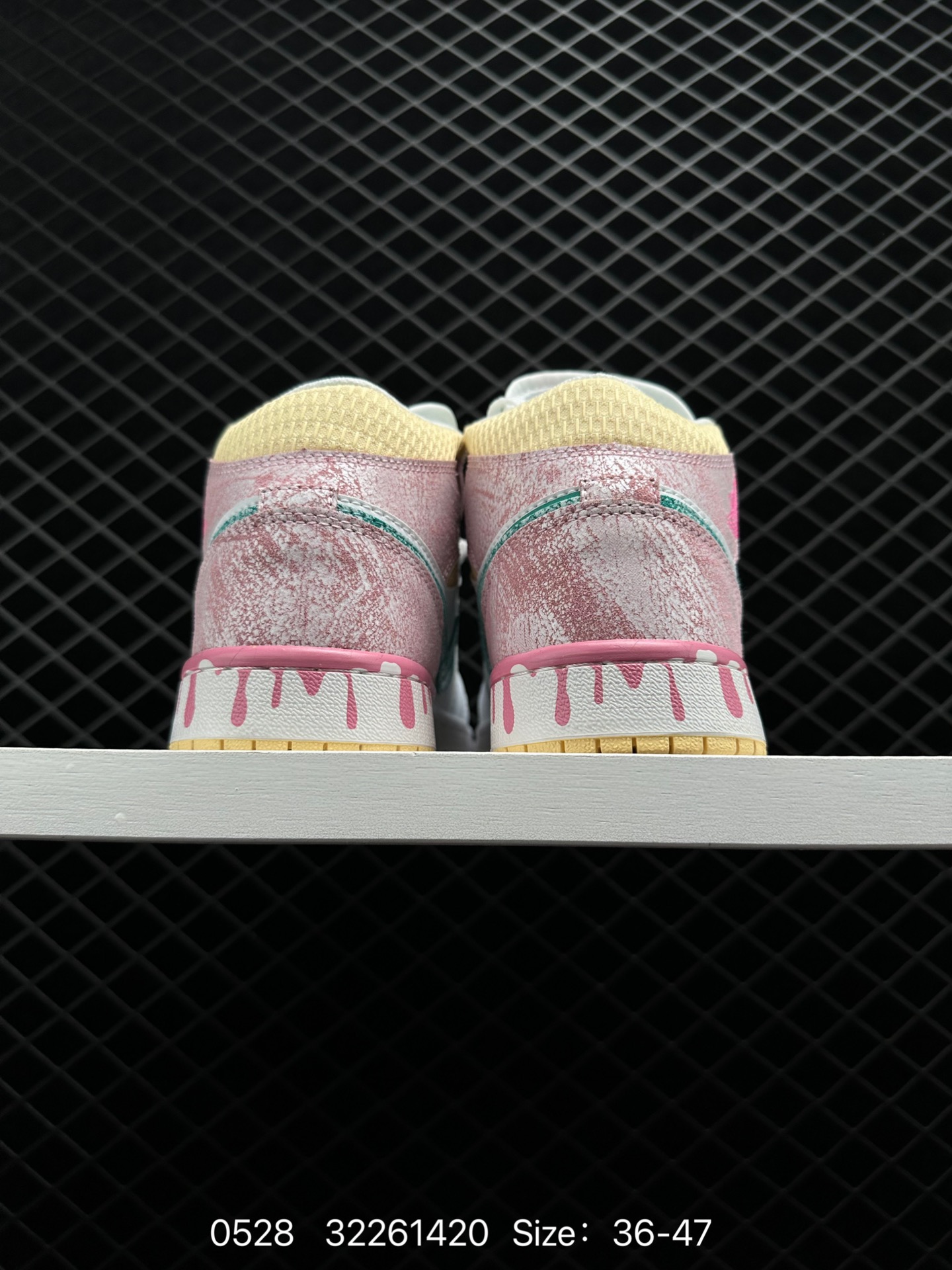 Nike Air Jordan 1 MidAJ1